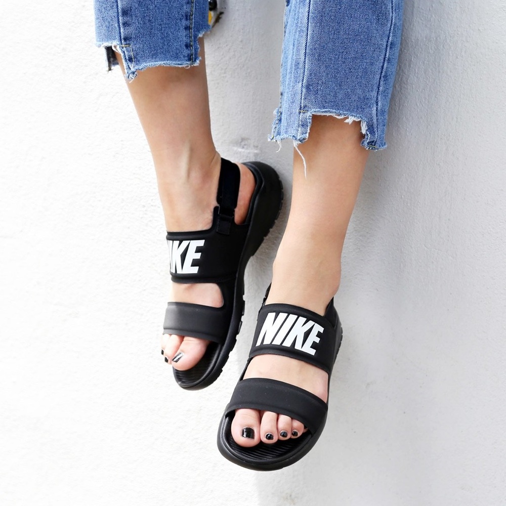 NWT Nike Tanjun Sandals